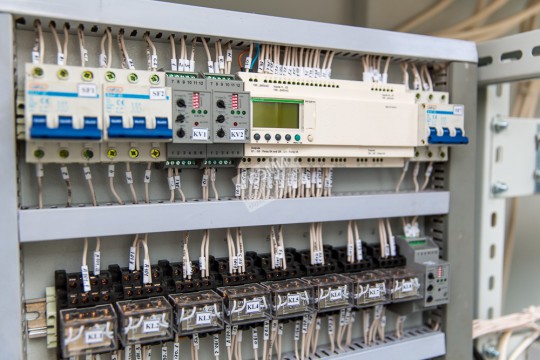 АВР SE с логическим реле Zelio Logic